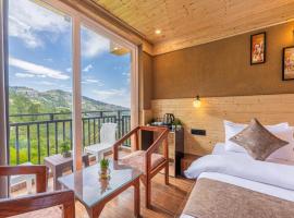 The Charvi Hotels I Vacations I Conference I MICE I Family Events I Open Air Terrace I Sky Bonfire I Kufri by Exotic Stays，位于西姆拉的酒店