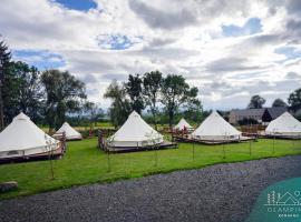 Glamping Komarno，位于耶莱尼亚古拉的豪华帐篷营地