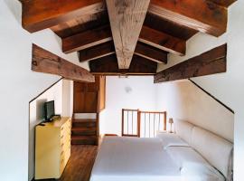 Aosta Holiday Apartments - La Plantaz，位于Saint Marcel的酒店