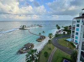 Playa Escondida Resort, Mar Caribe，位于María Grande的酒店