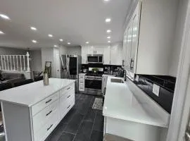 Cape Living in Barnstable private,walk to pond