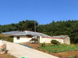 Anmyeon island Changgiri Camping，位于泰安的酒店