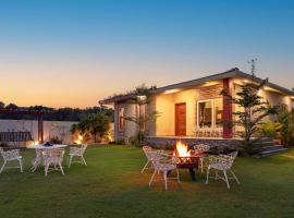 Inaayat Villa by StayVista - Luxe Retreat with Pool & Garden，位于斋浦尔的酒店