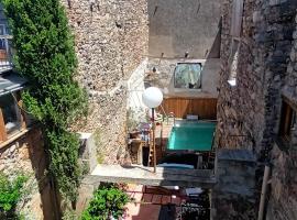 Les deux arches，位于Caunes-Minervois的酒店