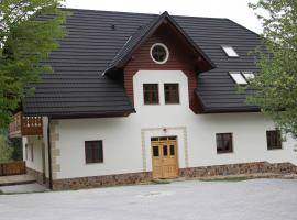 Farmstay Hiša Pečovnik，位于卢斯的带按摩浴缸的酒店