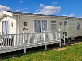 Beautiful 3-Bed Lodge in kent，位于Kent的酒店