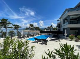 Villas Punta Silo - luxury apartments with pool，位于希洛的酒店