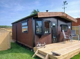 The Zen Den "With Lazy Spa"，位于Northbourne的Spa酒店