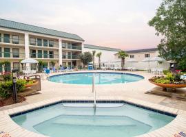 Econo Lodge Inn & Suites Foley-North Gulf Shores，位于弗利的酒店