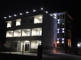 Apartmani ZMS，位于东吉托伊的酒店
