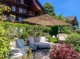 Swiss Mountain-Valley View Lodge，位于Erlenbach im Simmental的木屋