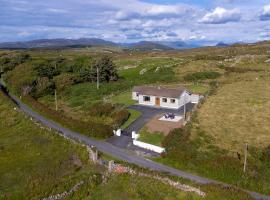 Mourneen Cottage, Cleggan，位于Cleggan的酒店