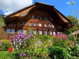 Swiss Mountain-Valley View Lodge，位于Erlenbach im Simmental的别墅