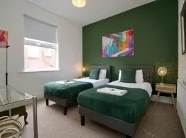 Regent House - Free Parking, Walk to City Centre, Your Perfect Group Stay Awaits