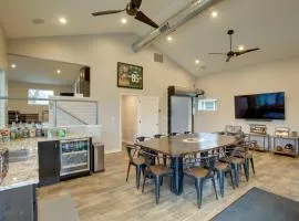 Green Bay Getaway Near Lambeau Field and Resch!