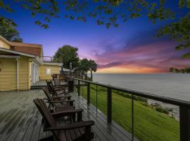 Sunset Haven - Lakeside Retreat in GOTL，位于Geneva的别墅