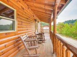 Chillicothe Cabin Near Hocking Hills State Park!，位于奇利科西的酒店