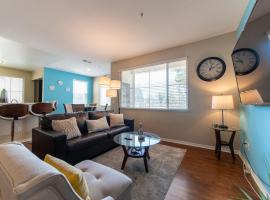 Luxury Suite, Fast Wifi, King Bed, Pool And Spa，位于圣塔克拉瑞塔的酒店