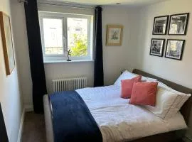 Best rated in Barnsley- apartment sleeps 4 & 5 minute walk to town centre