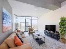 Bright Lovely Deluxe 1bd Condopoolviews! #134