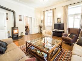 Stylish Penthouse with large terrace，位于莫斯特纳索契的酒店