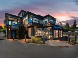 Sooke Harbour Penthouse