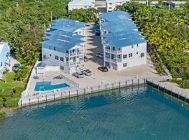 Islamorada home, ocean views, playroom, near Tiki Bar, pool, and boat dockage, ultimate Keys getaway home