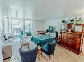 Luxury Beachfront Condo