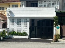 RUMAH MAWAR by IMPIAN HOMESTAY KLIA-SALAK TINGGI-NILAI