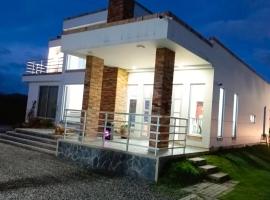 Centro Recreativo Las Palmeras，位于Gachancipá的酒店