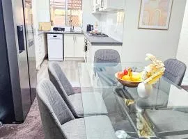 Queen of the Desert Villa Secure & Gated 2 Bedrooms