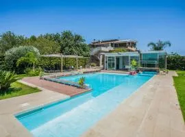 3 Bedroom Cozy Home In Rosolini