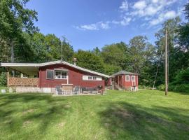 2 Bedroom Awesome Home In Ljungby，位于永比的酒店