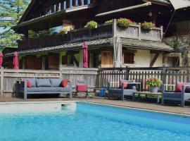 Les Chalets de la Serraz，位于拉克吕萨的酒店