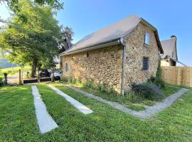 Maison de campagne en pierre à 15 min de Pau，位于Jurançon的酒店