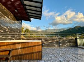 PENTHOUSE EXCLUSIVO CON JACUZZI La Vega，位于拉维加的酒店