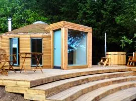 Otter - Eco Bothy with Hot Tub