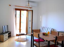 Bougainvillea Apartment，位于Petrás的酒店