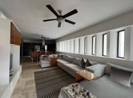 Exclusivo departamento frente al Mar en Kinuh，位于德尔奇亚港的酒店