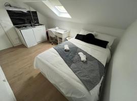 Chambre nocturne，位于Limay的酒店