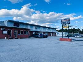 Pamola Motor Lodge，位于Millinocket的酒店