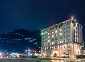 Holiday Inn Katra Vaishno Devi, an IHG Hotel，位于格德拉的酒店