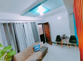 Host Homes - Gomez St 2BR Apartelle，位于独鲁万的酒店