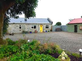Charming Farmland Escape in the Heart of Ireland，位于Caltragh的酒店