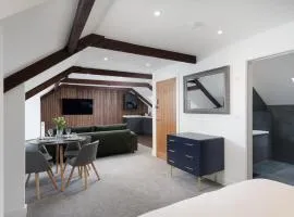 Luxury Modern Suite in Marazion with Parking