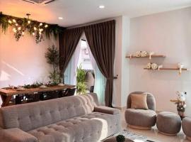 Ktn 3storey 25pax6bedr 8bathr June luxury house，位于关丹的度假屋