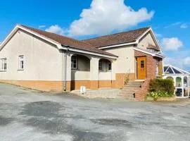 Valley Lodge 3 BR Retreat in Craigantlet Hills