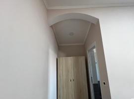 Hotel Cesma kasines，位于Bradashesh的酒店