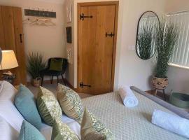 Rural Barn by Bham Nec with Games Room and Hot Tub，位于Allesley的酒店