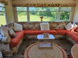 Equestrian Retreat - Sleeps 6 & Bbq